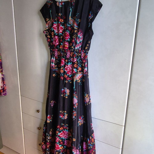 Asymmetric boho maxi dress with peacock and floral pattern, black