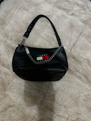 Τσαντάκι Tommy Jeans ώμου μαύρο σε άριστη κατάσταση