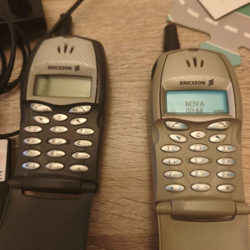 Ericsson T20s collectible phone pack, 2 pieces
