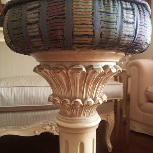 Antique set imported from Spain with two-seater sofa, bar, two stools and table like new