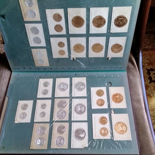 Collectible coins used, album with 19 cards, about 500 pieces