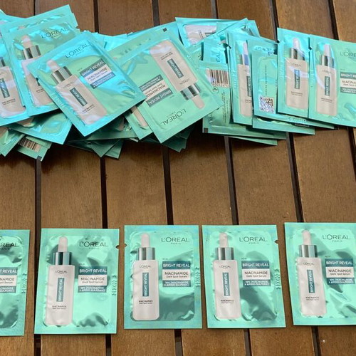 L'Oreal Paris Bright Reveal Niacinamide Dark Spot Serum new, 100 samples 1ml each