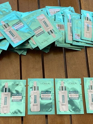 L'Oreal Paris Bright Reveal Niacinamide Dark Spot Serum new, 100 samples 1ml each