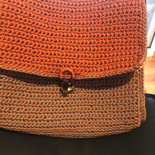 Knitted shoulder bag handmade new with leather strap