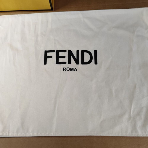 FENDI κουτί συσκευασίας, κορδέλα και dustbag μεταχειρισμένα