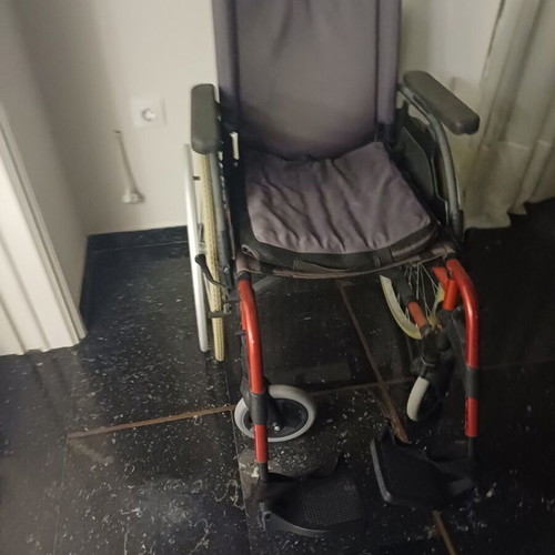 Levitas manual wheelchair, excellent condition