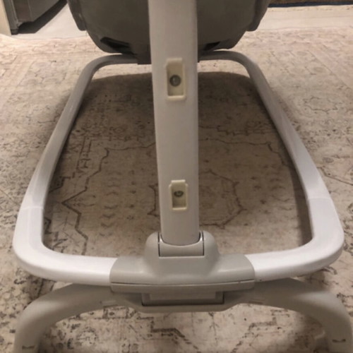 Ingenuity Baby Relax Swing like new with vibration and music