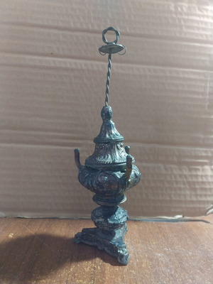Bronze oil lamp used, 20 cm height