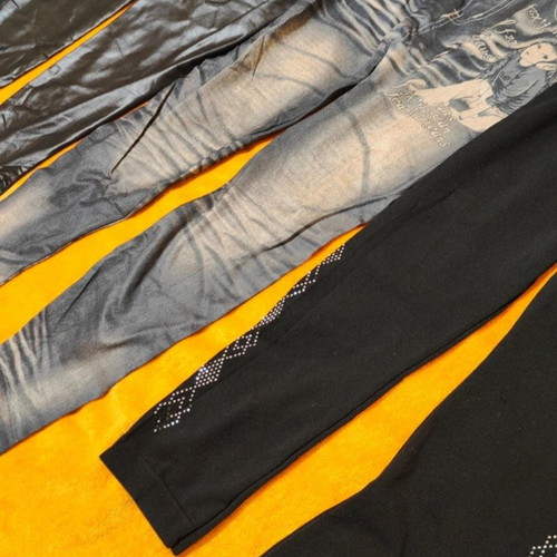 Set of 4 elastic leggings Large new with unique designs