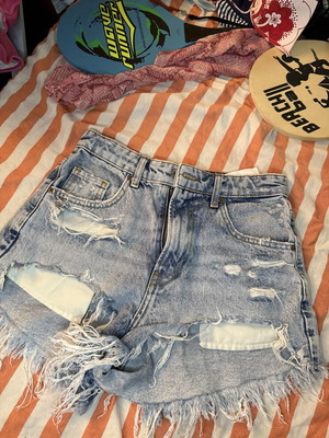 Distressed denim shorts like new, high-waisted, blue multicolor