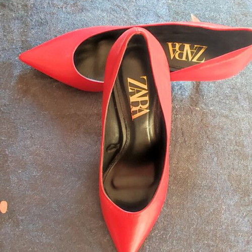 Zara red pointed pumps like new, size 37