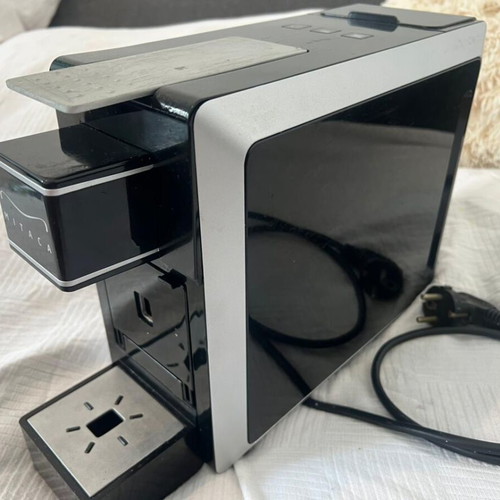 Coffee maker like new, slightly used