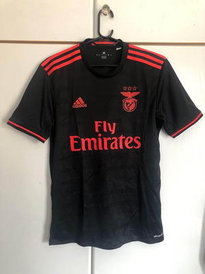 Benfica Adidas Jersey μεταχειρισμένη, μέγεθος Small