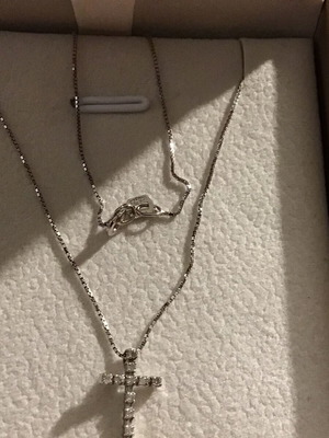 18K white gold chain with cross pendant, 21 cm