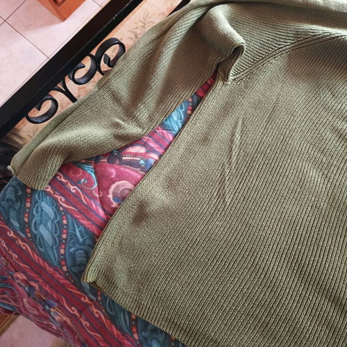 Puma knitted pullover size L like new, khaki