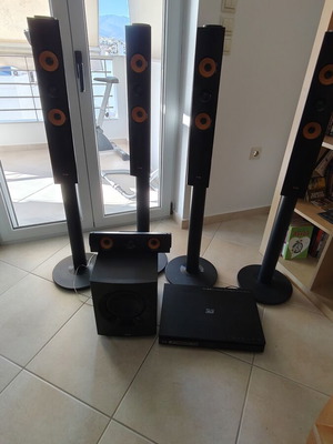 Home Cinema LG 5.1 with Bluetooth Speakers, Subwoofer and Blu-ray Player like new