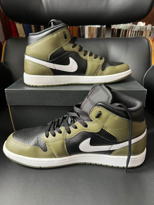 Nike Air Jordan 1 Mid Olive Black White sneakers like new, EU 44.5