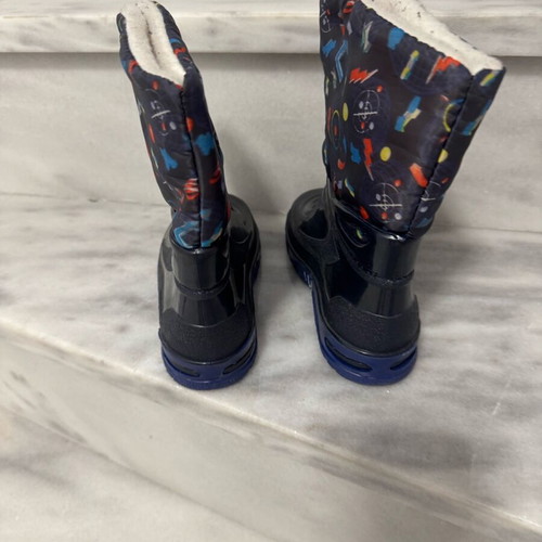 Rain boots size 30 like new