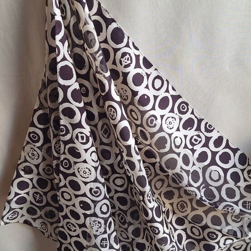 Vintage geometric scarf dark aubergine and ecru like new