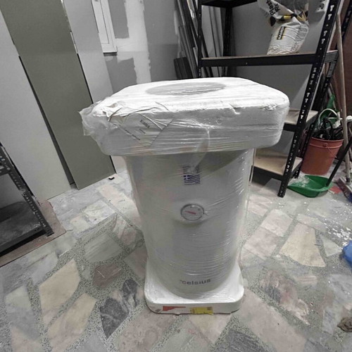 Celsius water heater 100 liters, new