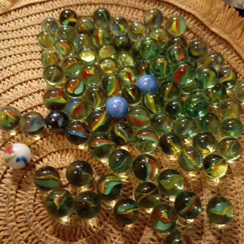 Glass marbles collection like new, set of 90 pieces