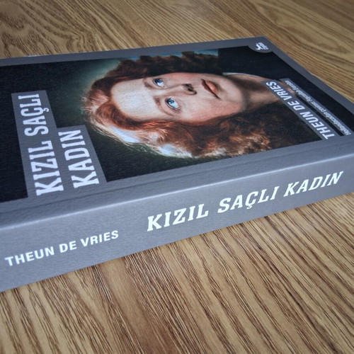 Kızıl Saçlı Kadın Turkish novel like new