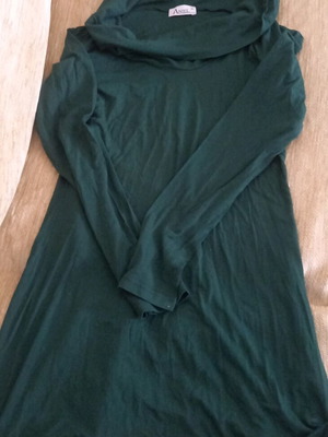 Long-sleeve blouse green like new, size M