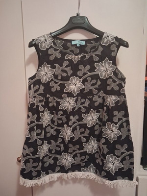 My Tiffany sleeveless embroidered blouse XS-S like new, black and white