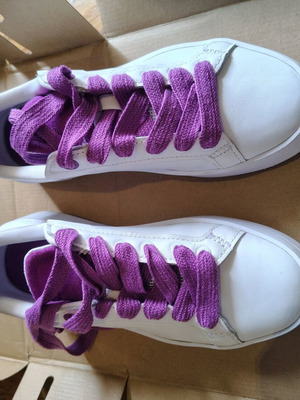 Lacoste Carnaby white sneakers like new, size 37