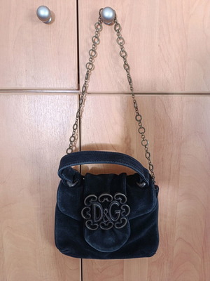 Vintage καστόρινη τσάντα ώμου Dolce & Gabbana σαν καινούργια, μαύρη