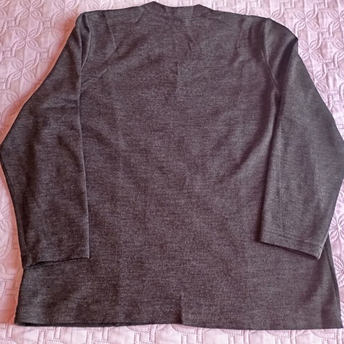 Gray long-sleeve blouse like new with 3D roses, size XL