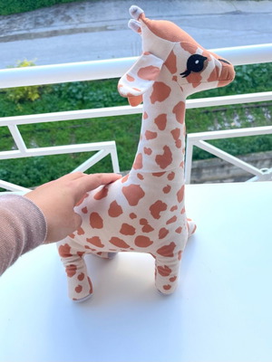 Children's giraffe doll like new from H&M home
