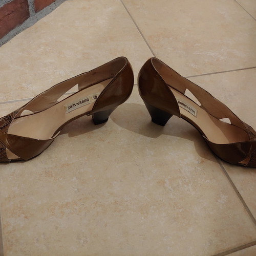 Vintage Bournazos leather pumps like new, size 37