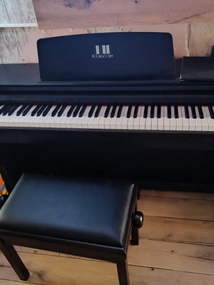 Klavier Ηλεκτρικό Όρθιο Πιάνο DP250RB Deluxe Set με 88 Βαρυκεντρισμένα Πλήκτρα & Ενσωματωμένα Ηχεία
