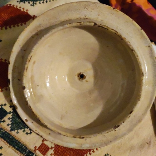 Apulia ceramic decoration used, height 18cm width 19cm