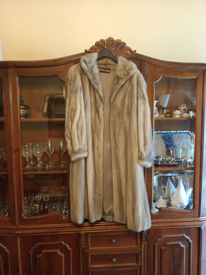 Hountala mink fur coat like new, authentic