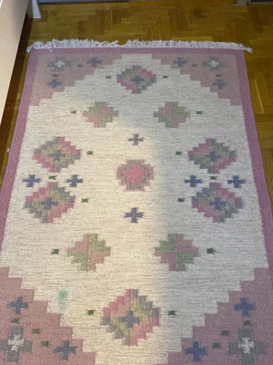 Handmade all-wool rug like new 1.2x1.8
