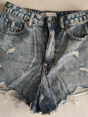 Zara shorts like new, size XS, blue