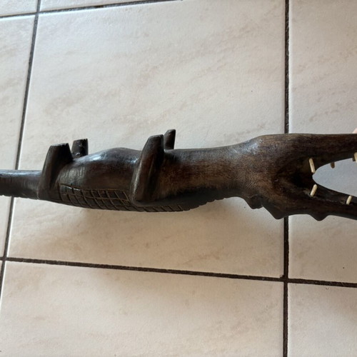 African crocodile decorative figurine, 1970s, needs tooth repair