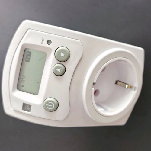Plug-in thermostat like new