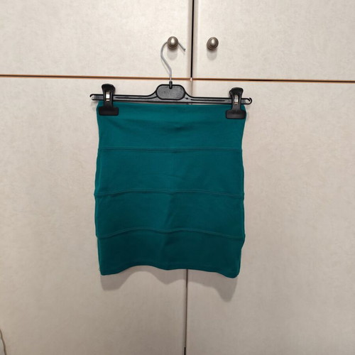 Short skirt used from viscose Pull & Bear blue and green size S
