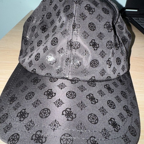 Guess black cap