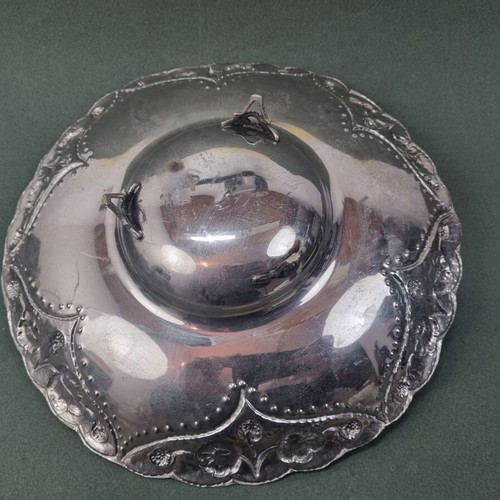 Silver serving dish used, 26 cm diameter