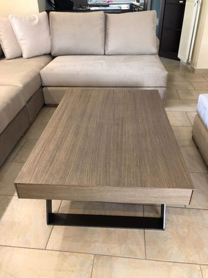 Oak coffee table with metal legs like new