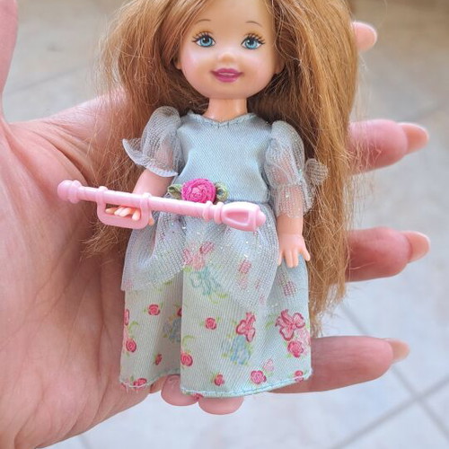 Shelly dolls used, set of 3