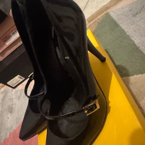 Fendi black pumps size 38 like new