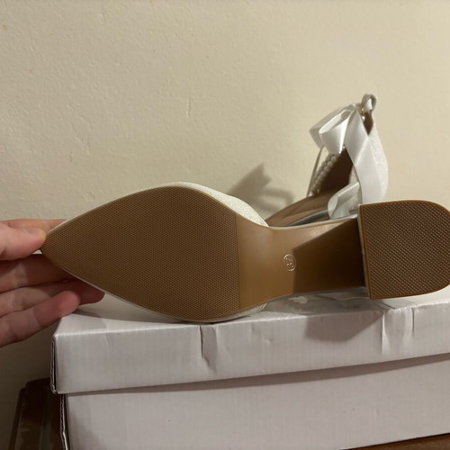 White pumps size 37 new