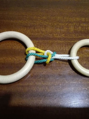Puzzle rings like new with wooden rings