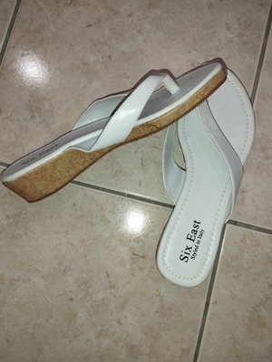White flip-flops size 39-40 new