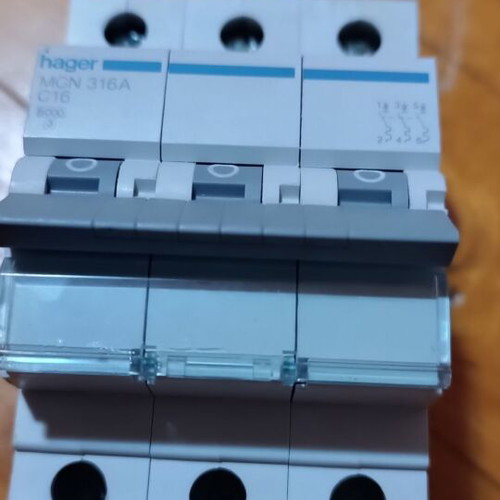HAGER triple-pole fuse set like new, 6 pieces
